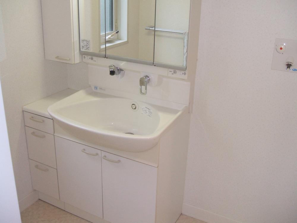 Wash basin, toilet. Washroom room (November 2013) Shooting