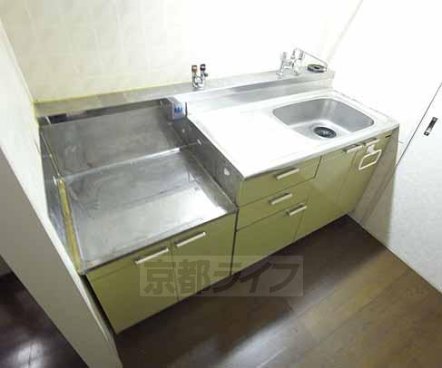 Kitchen. Spacious kitchen.