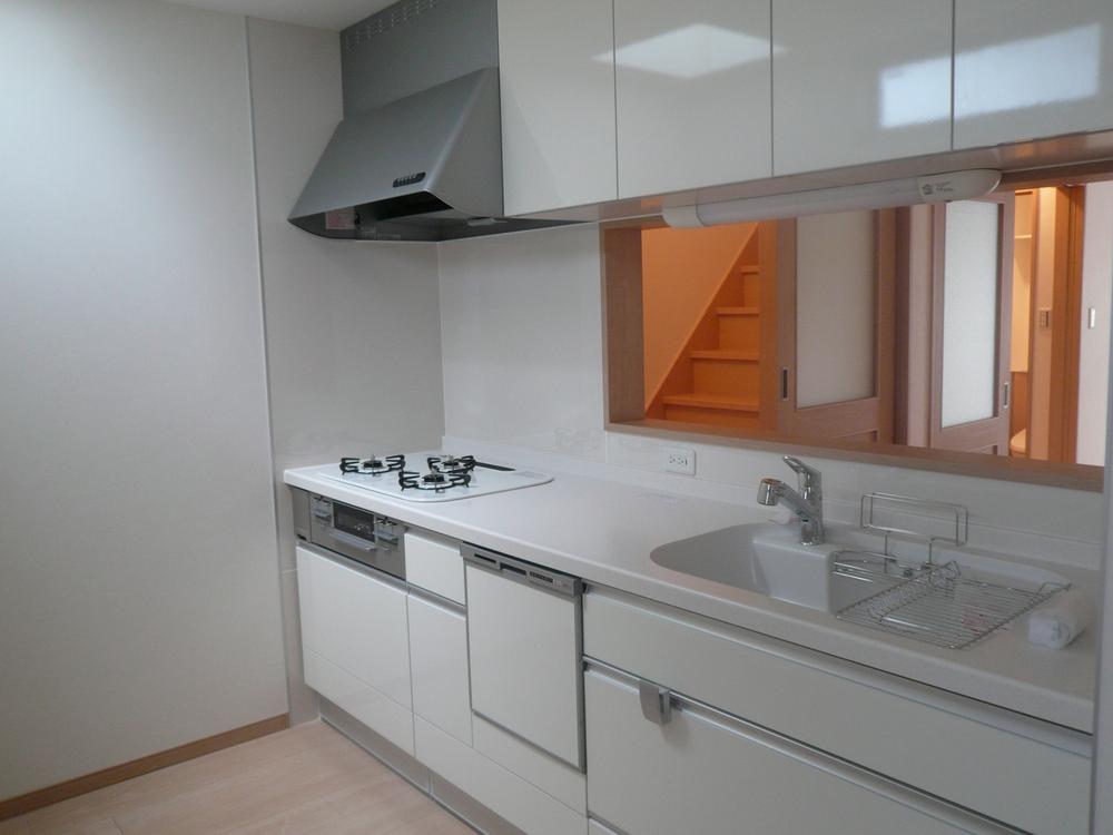 Kitchen. Same specification standard kitchen LIXIL AS Frontage 2550mm