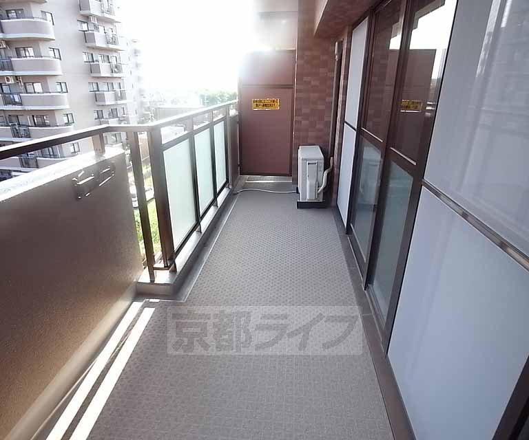 Balcony. Widely futon is also enough Hoseru veranda.