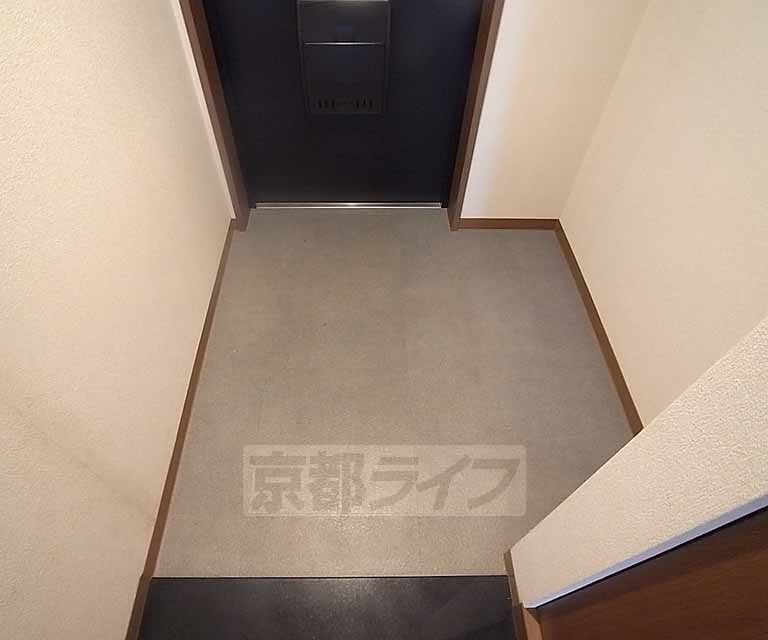 Entrance. Spacious entrance space.