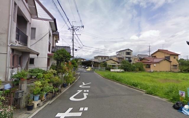 Local photos, including front road. Frontage 7.3m It is the width 7m