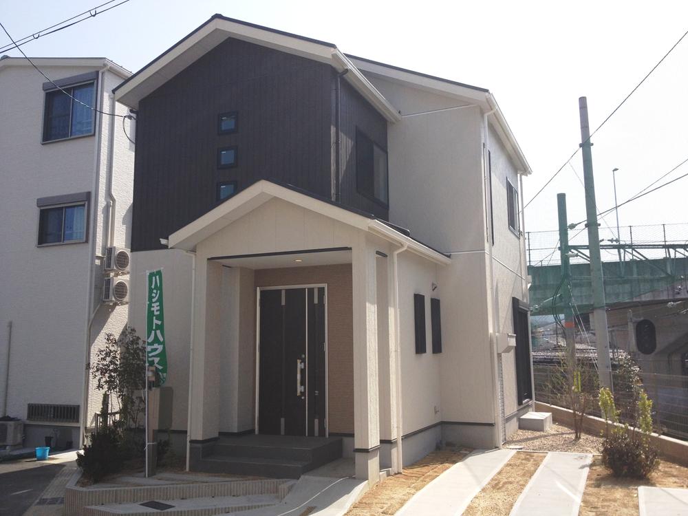 Local appearance photo. (No. 5 place) long-term quality housing certification already. Welcome to our life of peace in a quiet residential area. 
