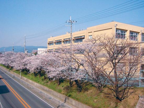 Primary school. 1040m to Kokura elementary school