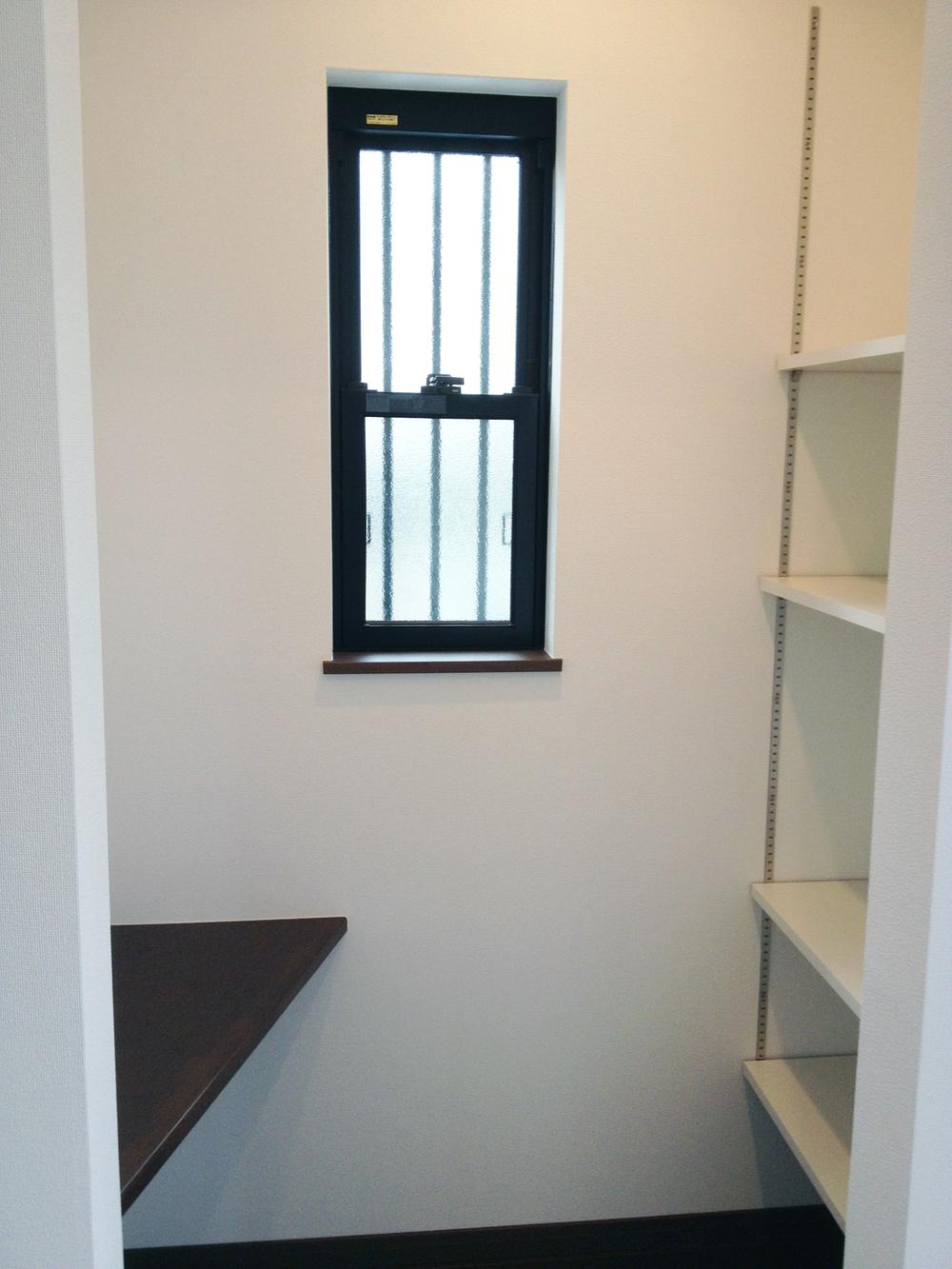 Entrance. Entrance is next to the dirt floor storage. You can place objects such as strollers and hobbies. Also, Easy-to-use, We established the shelf of movable. 