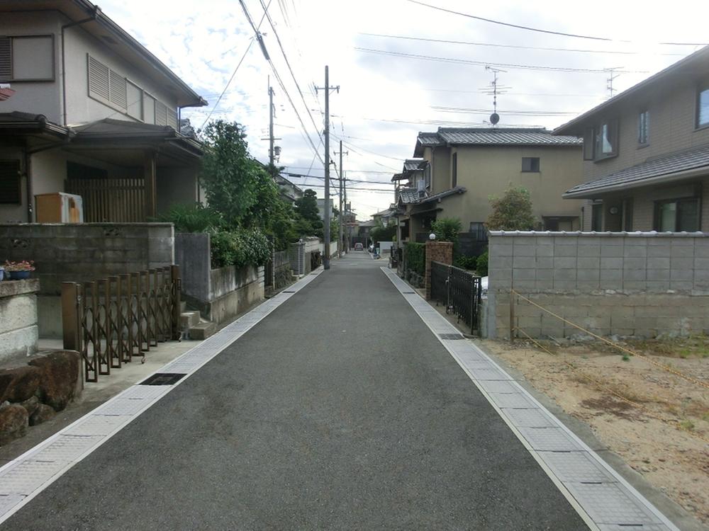 Local photos, including front road. Local (10 May 2013) Shooting