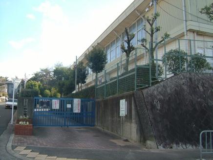 Junior high school. Hirono 1364m until junior high school