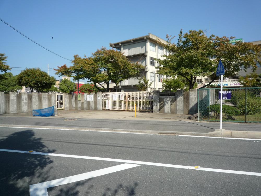 Junior high school. Magishima 1450m until junior high school