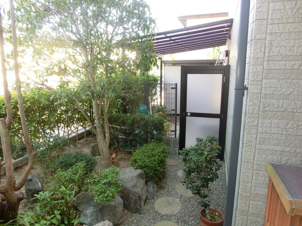 Garden. Local (10 May 2013) Shooting