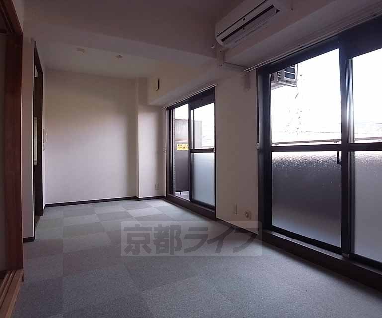 Living and room. 12.4 is the Pledge of LDK.