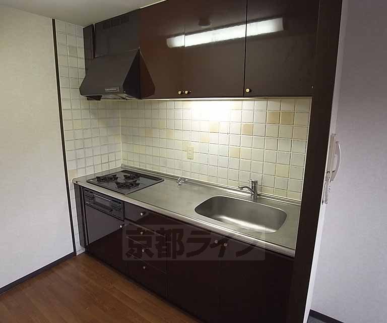 Kitchen. System kitchen.