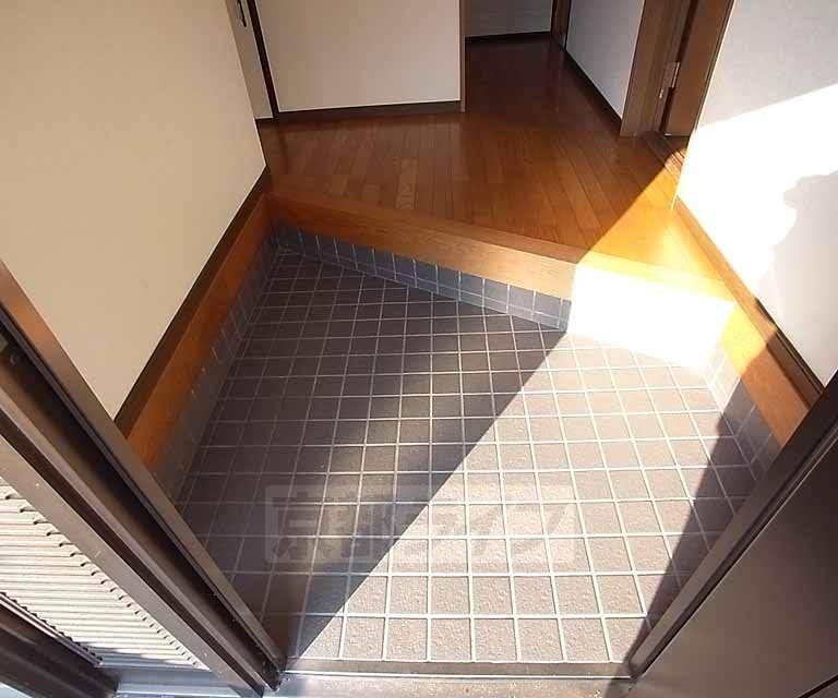 Entrance. It is the entrance of the spread.