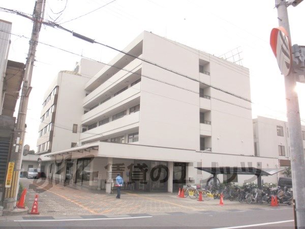 Hospital. Second Okamoto 2000m to the General Hospital (Hospital)
