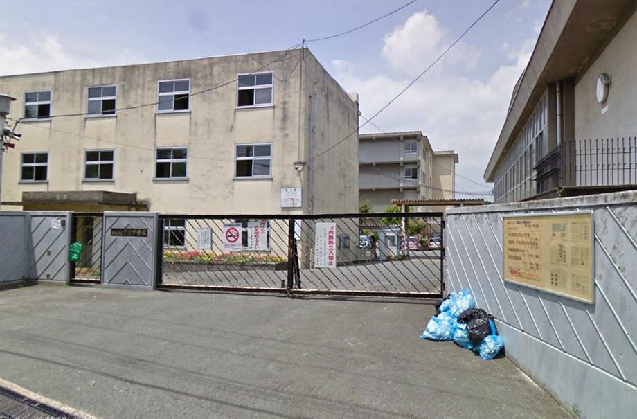 Junior high school. Uji 947m until junior high school  