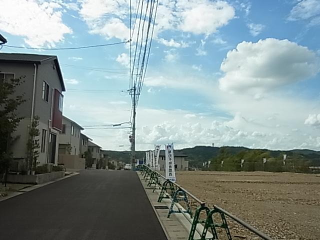 Local photos, including front road. Local (January 2013) Shooting