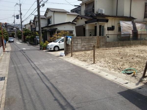 Local photos, including front road. Local (10 May 2013) Shooting