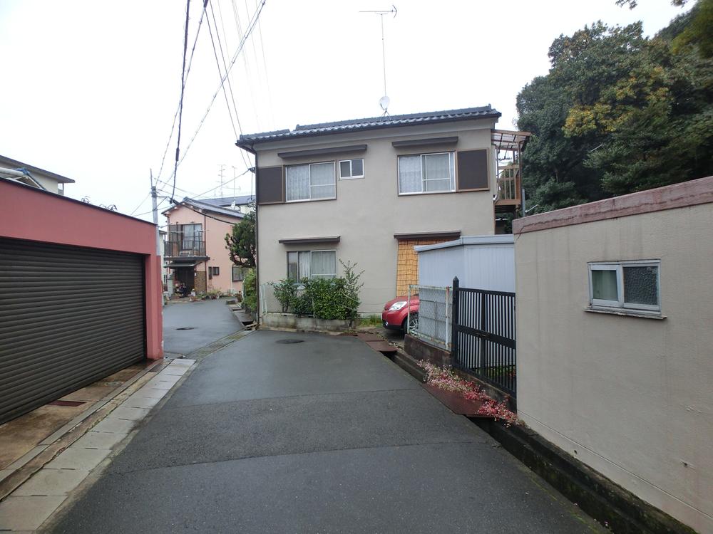 Local appearance photo. Local (11 May 2013) Shooting