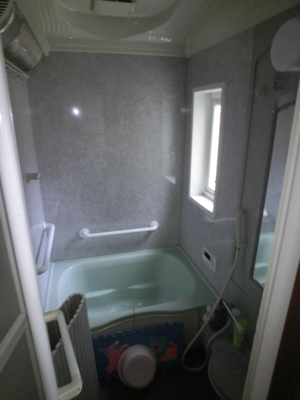 Bathroom. Local (11 May 2013) Shooting