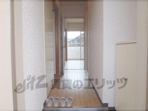 Other room space. Corridor