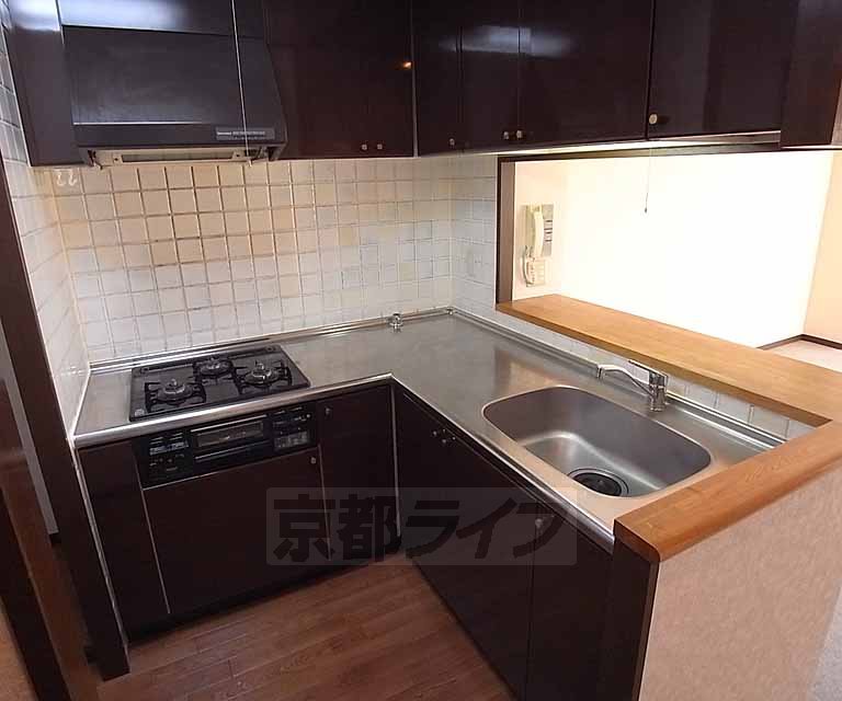 Kitchen. System kitchen.