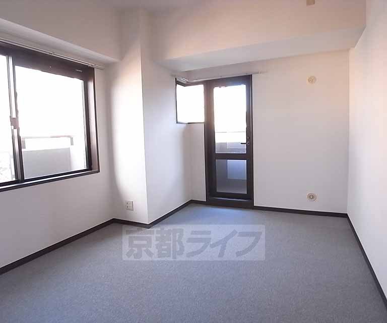 Living and room. 6.2 is the Pledge of Western-style.