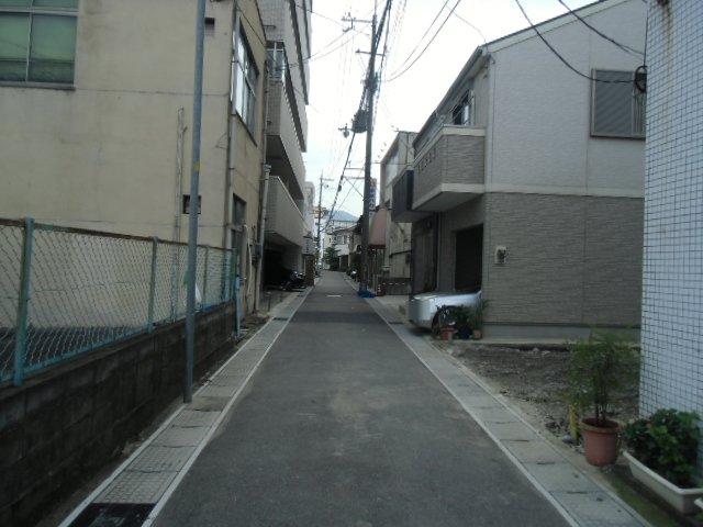 Local photos, including front road. Local (September 2013) Shooting