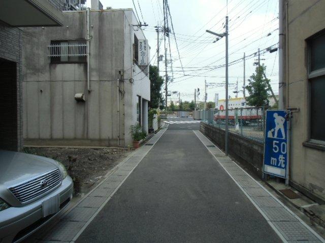 Local photos, including front road. Local (September 2013) Shooting