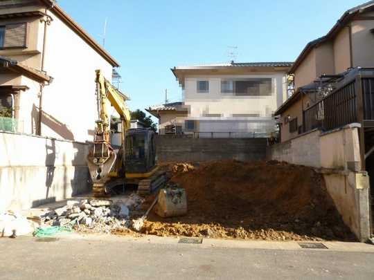 Local land photo. Exterior (2013 November 30 shooting)