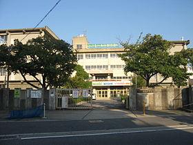 Junior high school. Uji Municipal Magishima until junior high school 877m