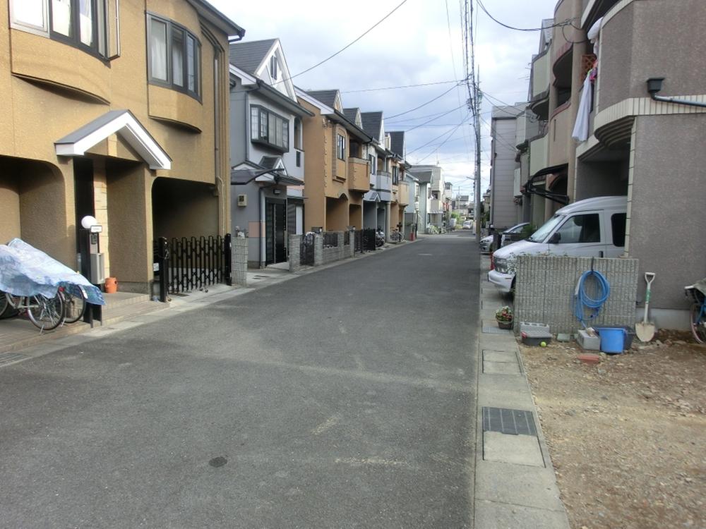 Local photos, including front road. Local (10 May 2013) Shooting