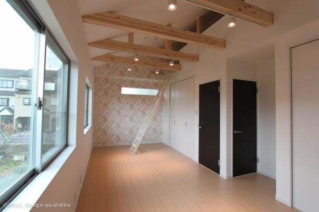 Non-living room. Same specifications