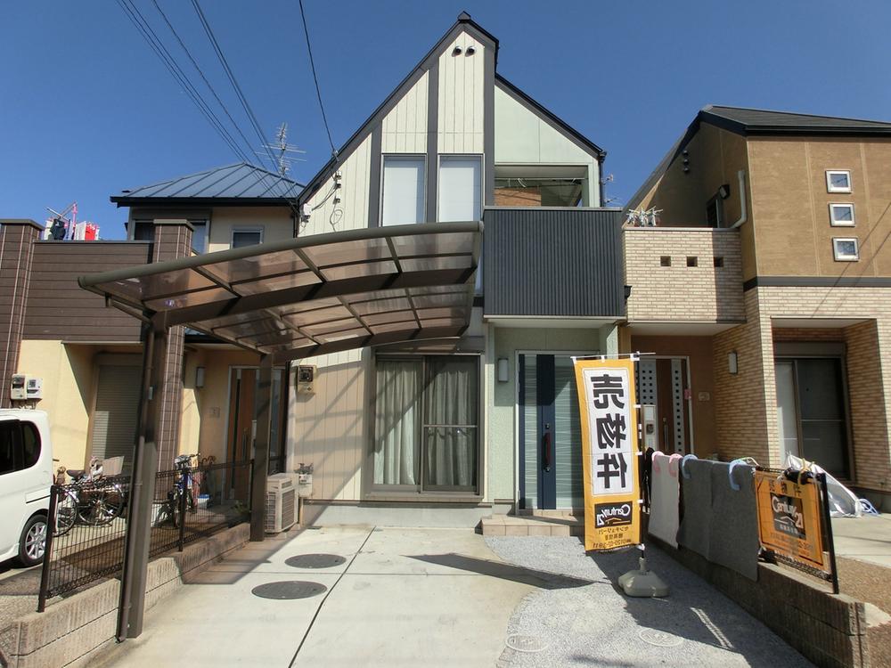 Local appearance photo. Indoor (10 May 2013) Shooting