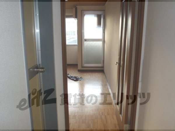 Other room space. Corridor