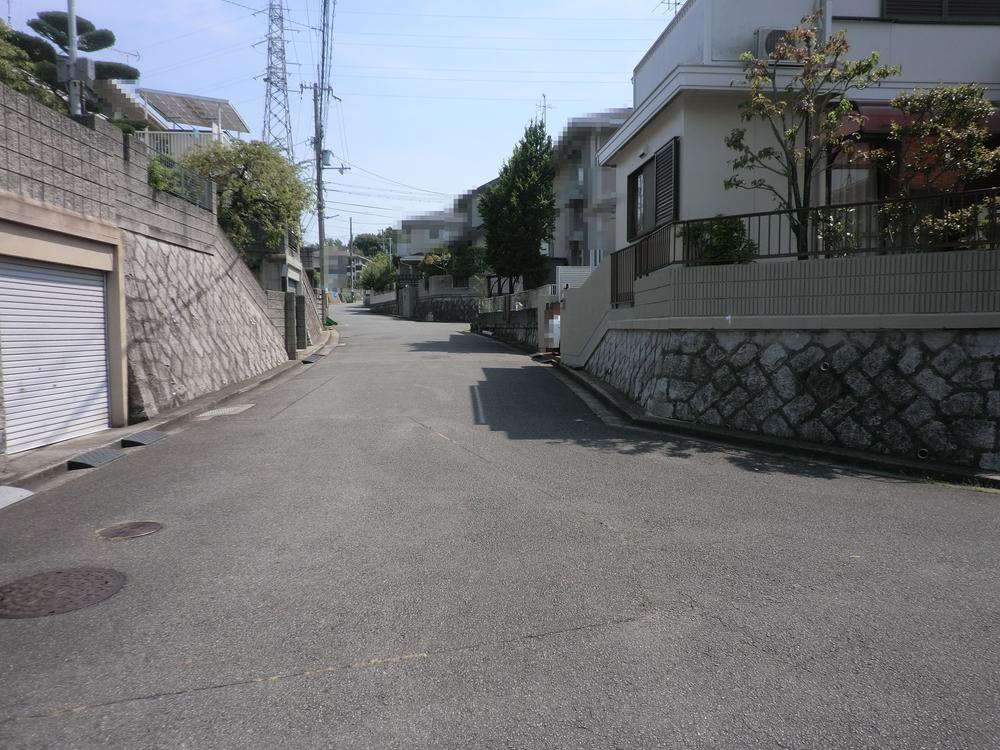 Local photos, including front road. Local (August 2013) Shooting