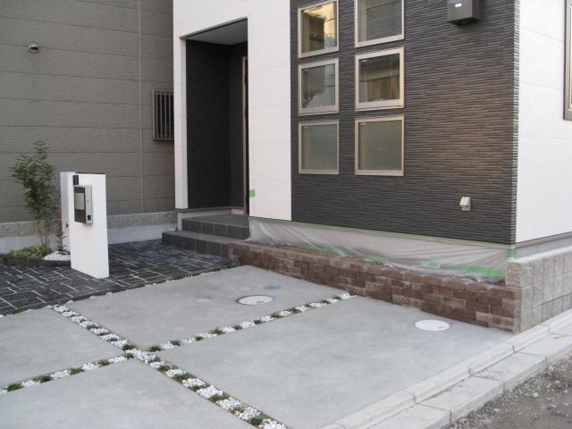 Local appearance photo. Please refer to the stylish outside structure at all means local.