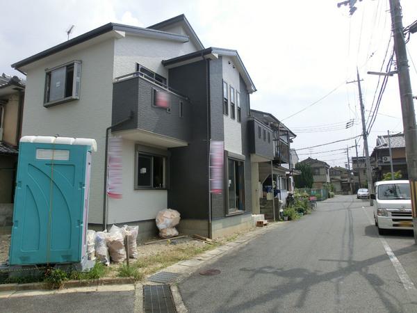 Local photos, including front road. Local (August 2013) Shooting