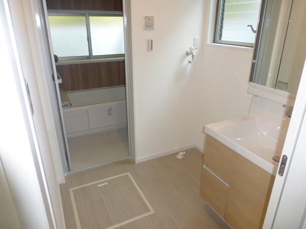 Wash basin, toilet. Local (12 May 2013) Shooting