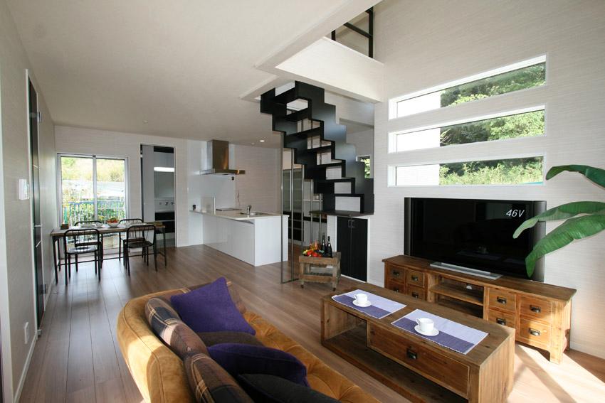 Kitchen. Living the partition is full of little feeling of opening. Vaulted ceiling living room is an open design remembering the connection with the first floor is of course the second floor of the Hall. 