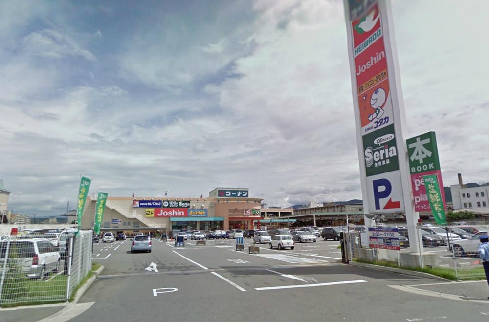 Shopping centre. 870m to Friend Mart