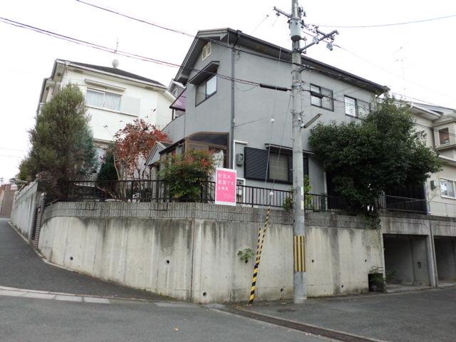 Local appearance photo. Local (11 May 2013) Shooting