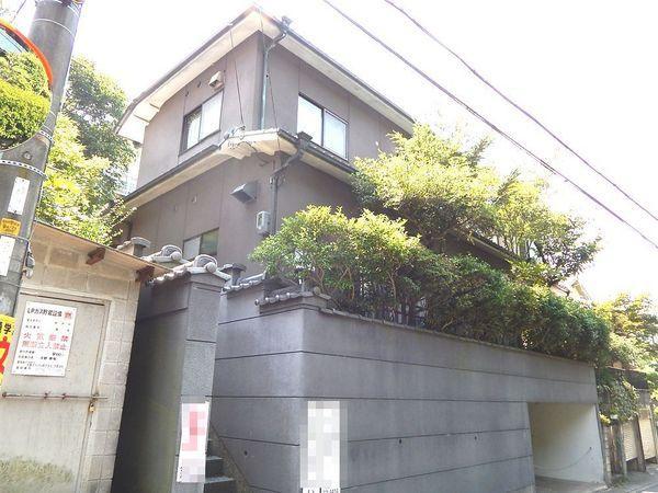 Local appearance photo. It comes with spacious garden can be used in hobby.