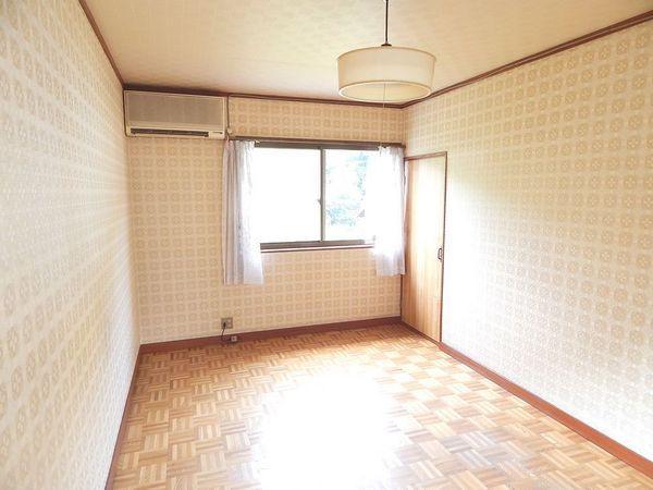 Non-living room. Uji ・ Fushimi-ku, ・ Joyo ・ Always we continue to investigate the trend of property of Kumiyamacho. A new property is available instantly and hit the market by the "Property Search System", which was introduced in 2012, It is now possible to make proposals to customers.