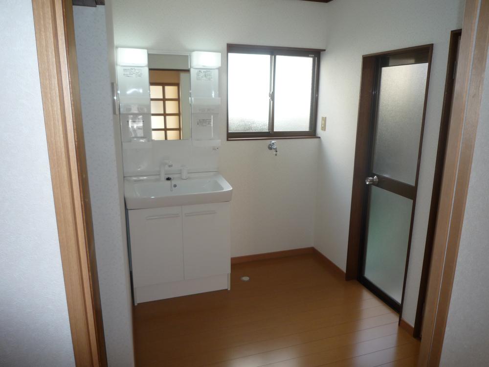 Wash basin, toilet. Indoor (February 2013) Shooting