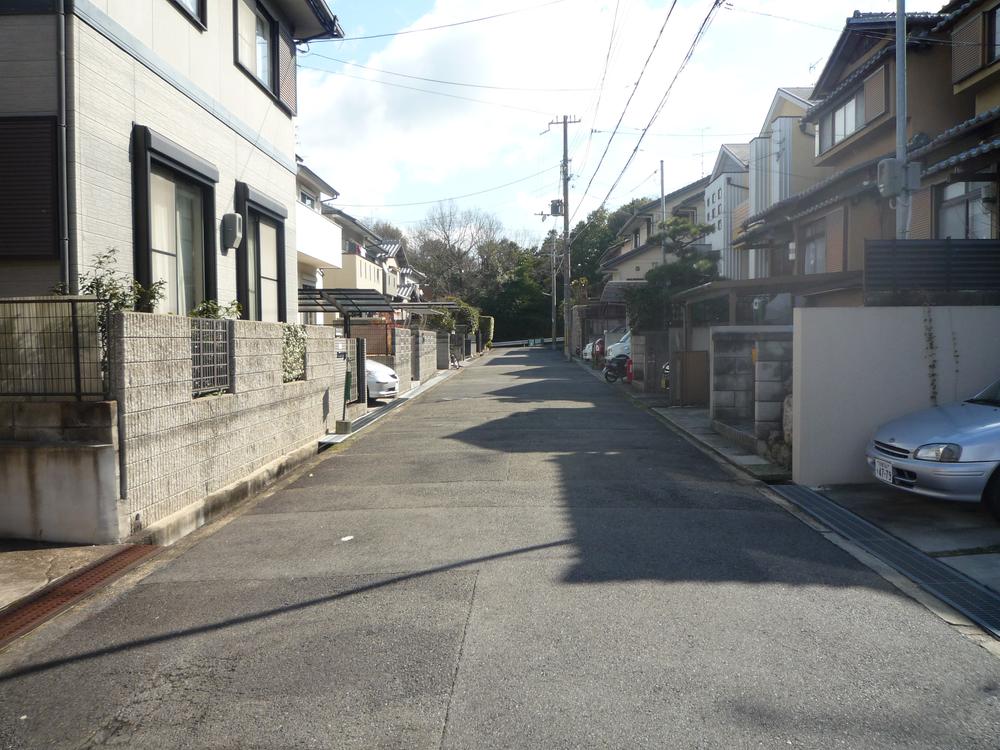 Local photos, including front road. Local (February 2013) Shooting