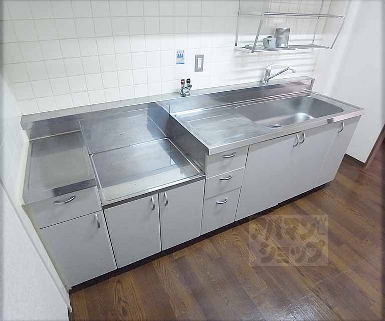 Kitchen. Spacious use kitchen.