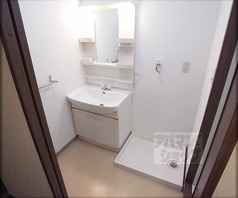 Washroom. It is the washroom.