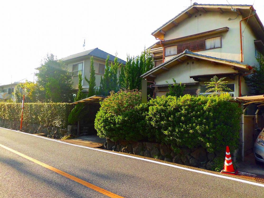 Local photos, including front road. 2013 October shooting