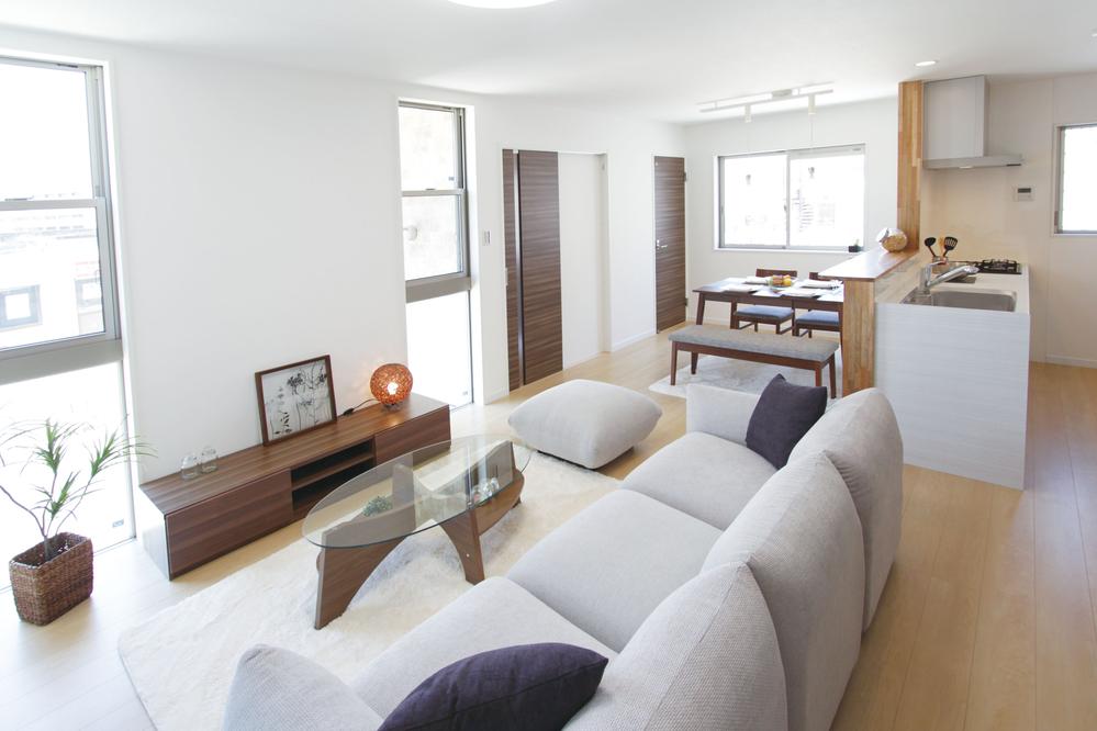 Living. Window a lot of living will relax while enjoying the views of the hill unique.