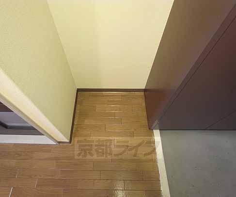 Entrance. Also erected umbrella.