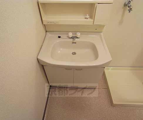 Washroom. Easy-to-use.